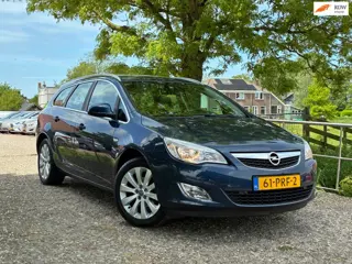 Opel Astra Sports Tourer 1.4 Turbo Cosmo | '' 122.000 Km '' + Cruise + Clima + Navi Nu € 5.975,-!!!