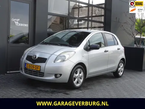Toyota Yaris 1.3 VVTi Terra (Airco,Lichtmetalen velgen)