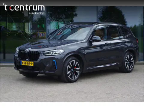 BMW iX3 High Executive 80 kWh 286 PK, Panoramadak, Leder, Driving. Ass. Prof, Camera,