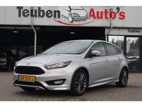 Ford Focus 1.0 First Edition | ST-Line | Navigatie | Bluetooth | Cruise control | Uitstraling!