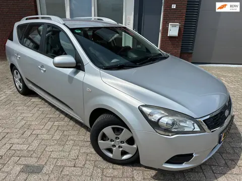 Kia Cee'd 1.4 CVVT X-tra / Navi / Airco / NAP / Carplay