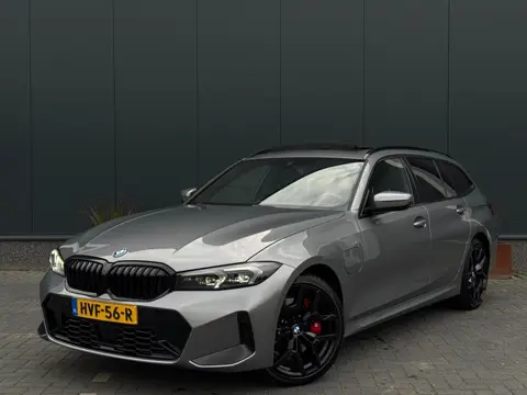 BMW 3-serie Touring 330e M Pakket | Pano | Widescreen | Trekhaak