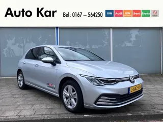 Volkswagen Golf 1.0 TSI Life Climatronic Parkeersensoren Navigatie