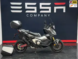 Honda Scooter X ADV 750 Akrapovic Top/Zijkoffers Smoke LED