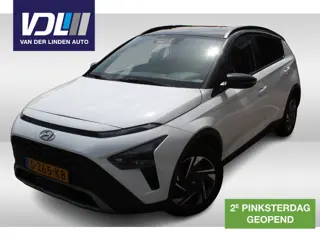 Hyundai Bayon 1.0 T-GDI Premium Sky DAB, extra getint glas achter.