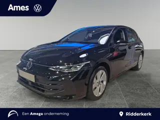 Volkswagen Golf Life Edition 1.5 eHybrid 204 PK Automaat | Sfeerverlichting | 17'' velgen |