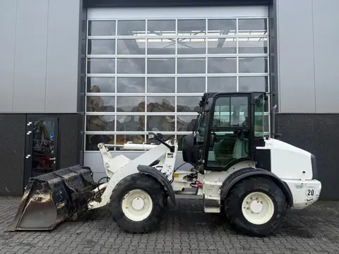 Caterpillar 908M (bj 2018)