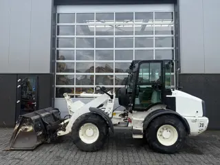Caterpillar 908M (bj 2018)