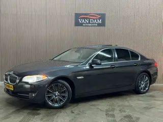 BMW 5-serie 528i High Executive 2010 LED PANO LEDER NAVI MEMORY