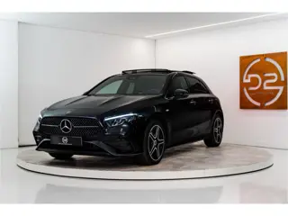 Mercedes-Benz A-Klasse 250 e Premium AMG Facelift 218PK | Pano | Keyless | Sfeer | Night | Fabrieksg
