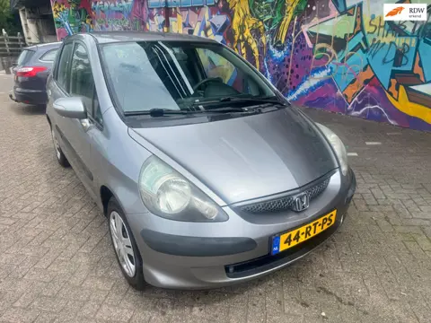 Honda Jazz 1.4 LS digitale airco elektrische ramen zeer leuke auto boeken aanwezig fijne ruime auto
