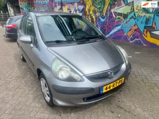 Honda Jazz 1.4 LS digitale airco elektrische ramen zeer leuke auto boeken aanwezig fijne ruime auto