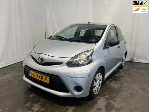 Toyota Aygo 1.0 VVT-i Comfort - Schade