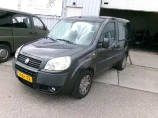 Fiat Doblò 1.4 Dynamic krasjes op de deuren (bj 2008)