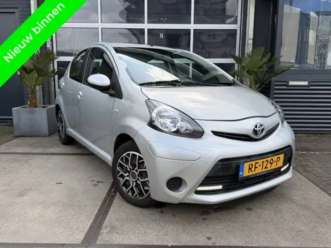 Toyota Aygo 1.0 VVT-i Comfort Airco Facelift 5drs! Inruil mogelijk!