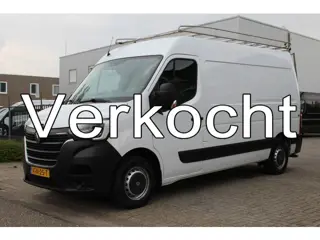 Renault Master T35 2.3 dCi 135PK Euro6 L2H2 -- Klaar voor het werk! -- ✓ imperiaal ✓ camera ✓ trekha