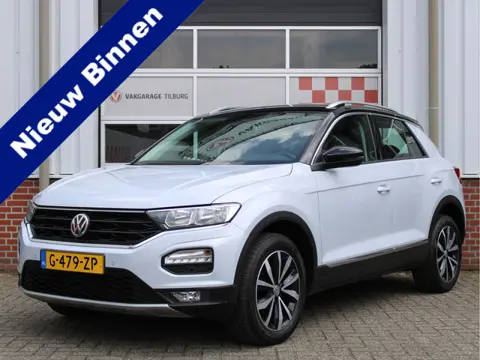 Volkswagen T-Roc 1.5 TSI 150PK Style Business Automaat /NAVI/ACC/Camera/PDC/LED/17'LM/DAB+/Apple car