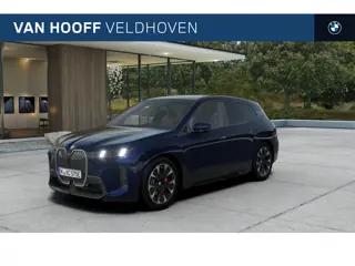 BMW iX xDrive60 M Sport / Panoramadak Sky Lounge / Trekhaak / Parking Assistant Professional / M Mul
