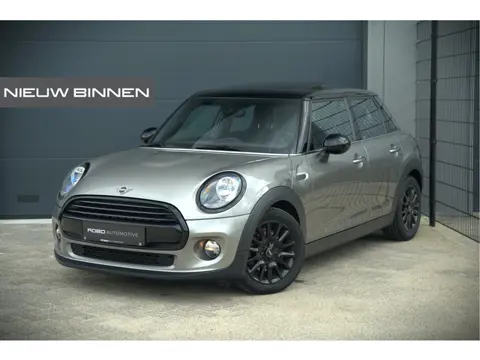MINI Mini 1.5 Cooper Pepper | Panoramadak | Cruise Control | Apple Carplay | Navigatie | Climate Con