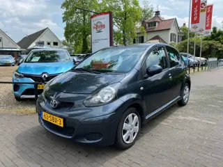TOYOTA AYGO 1.0-12V COMFORT 5-DEURS / AIRCO / ELEK. RAMEN / RADIO-CD-AUX / METALLICLAK