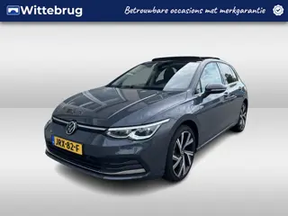 Volkswagen Golf 1.4 eHybrid Style / AUTOMAAT/ PANO/ TREKHAAK/ STANDKACHEL/ ACC/ PARK.SENSOR.V+A/ CAM