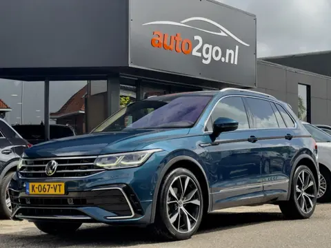 Volkswagen Tiguan 1.5 TSI AUT7 3X R-LINE PANODAK VOL-LEDER 20 INCH-LMV NAVI CAMERA DIGI-DASH APPLE-C
