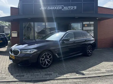 BMW 5 Serie Touring 530e Business Edition Plus ✅ Leer ✅ Panodak ✅ M-Sport