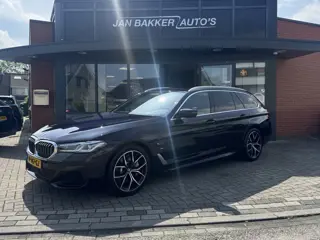 BMW 5 Serie Touring 530e Business Edition Plus ✅ Leer ✅ Panodak ✅ M-Sport