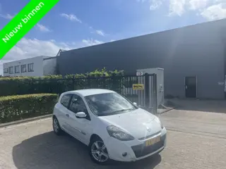 Renault Clio 1.5 dCi Cruisecontrol Airco Parkeersensoren