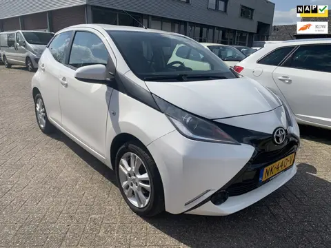 Toyota Aygo 1.0 VVT-i x-fun 2017 € 7250.- KOOPJE !!!!
