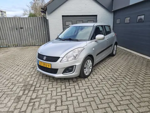 Suzuki Swift 1.2 Comfort EASSS,Stoelverwarming,Airco,Elektriche ramen,Isofix,Lichtmetalen velgen