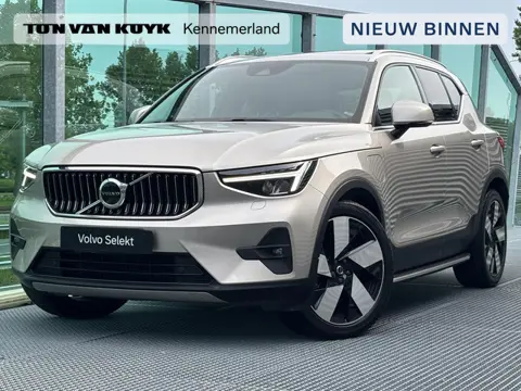 Volvo XC40 1.5 T4 Plug-in hybrid Ultimate Bright / Pano. dak / Elek. verstelbare stoelen / Stuur+stu