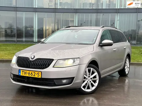 Skoda Octavia Combi 1.6 TDI AUTOMAAT LED NAVI