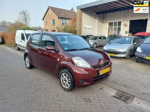Daihatsu Sirion 2 1.0-12V Premium