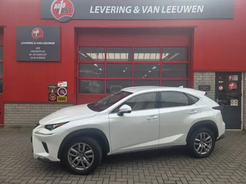 Lexus NX 300h AWD Luxury Line Automaat/ Lederen bekleding/ Navigatie/ Stoelverwarming/ Rijklaarprijs
