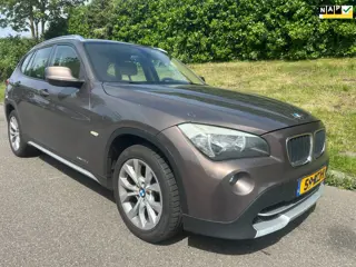 BMW X1 SDrive20d - Automaat - Airco - Leder - Sportstoelen - PDC