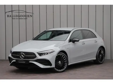 Mercedes-Benz A-Klasse 250e AMG | 218PK | Sfeerverlichting | Widescreen | Stuurverwarming | ACC+ | S