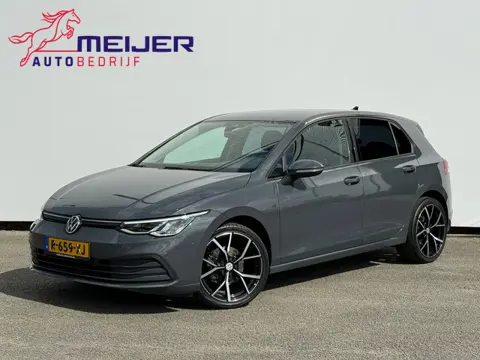 Volkswagen Golf 1.0 TSI LED | Navigatie | Stoel + Stuurverwarming | CarPlay | Sportvelgen | Parkeers