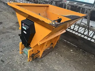 Giant boxen instrooier  Type VDB-600 bouwjaar 2015 hydr. aangedeven euro aankoppeling