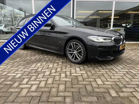 BMW 5 Serie Touring 530e xDrive Business Edition Plus M-Pakket / Leer / Hud / Clima / Sportstoelen /