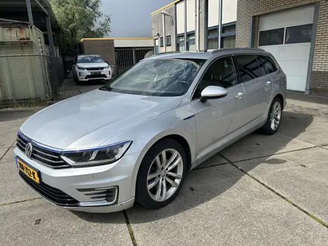 Volkswagen Passat Variant 1.4 TSI GTE Highline pano leer navi