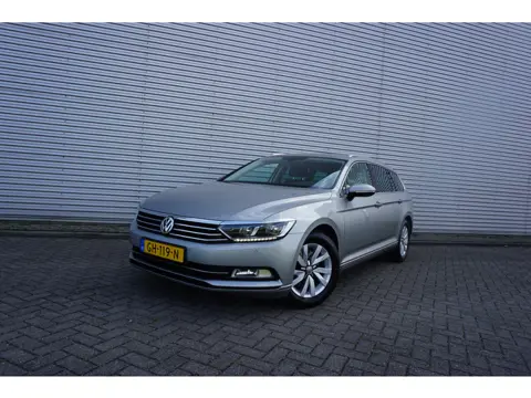 Volkswagen Passat Variant 1.6 TDI Business Edition Climate / Navi / Cruise / LED / Parkeers. / Trekh