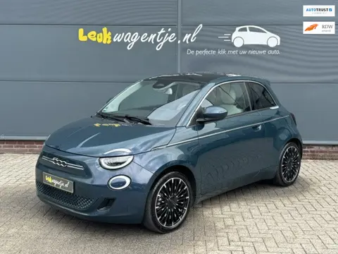 Fiat 500 e La Prima 42 kWh *pano *leer *camera *carplay *17"