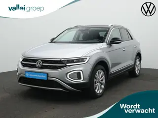 Volkswagen T-Roc 1.5 TSI 150 pk DSG Style | Trekhaak | IQ Light | Stoelverwarming | Adaptive Cruise 