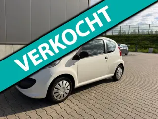 Peugeot 107 1.0-12V XR