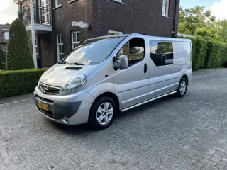 Opel Vivaro 2.5 CDTI L2H1 DC (bj 2010)
