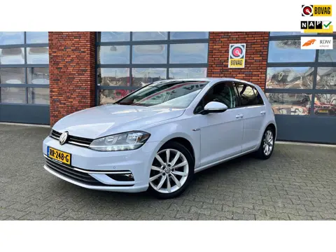 Volkswagen Golf 1.5 TSI Highline | Apple Carplay | Camera | Led achterlichten |