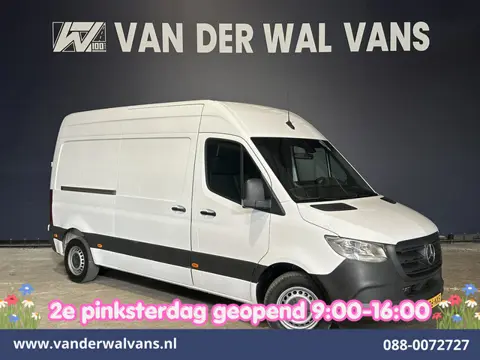 Mercedes-Benz Sprinter 211CDI L2H2 Euro6 Airco | Trekhaak | Camera Bijrijdersbank