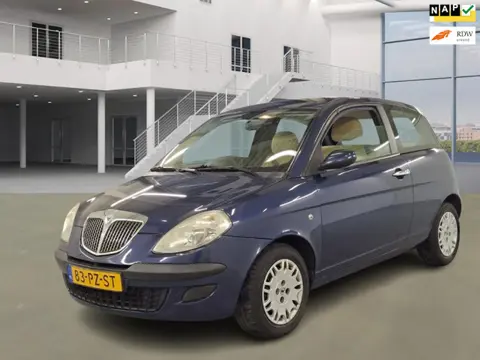 Lancia Ypsilon 1.4-16V Argento