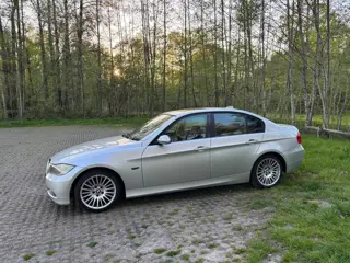 BMW 3-serie 318i High Executive
